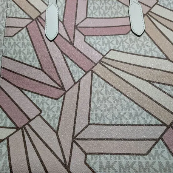 RARE WHITE KORS MK Michael Kors Limited Edition WHITE Tote-Pristine Condition - Picture 2 of 7